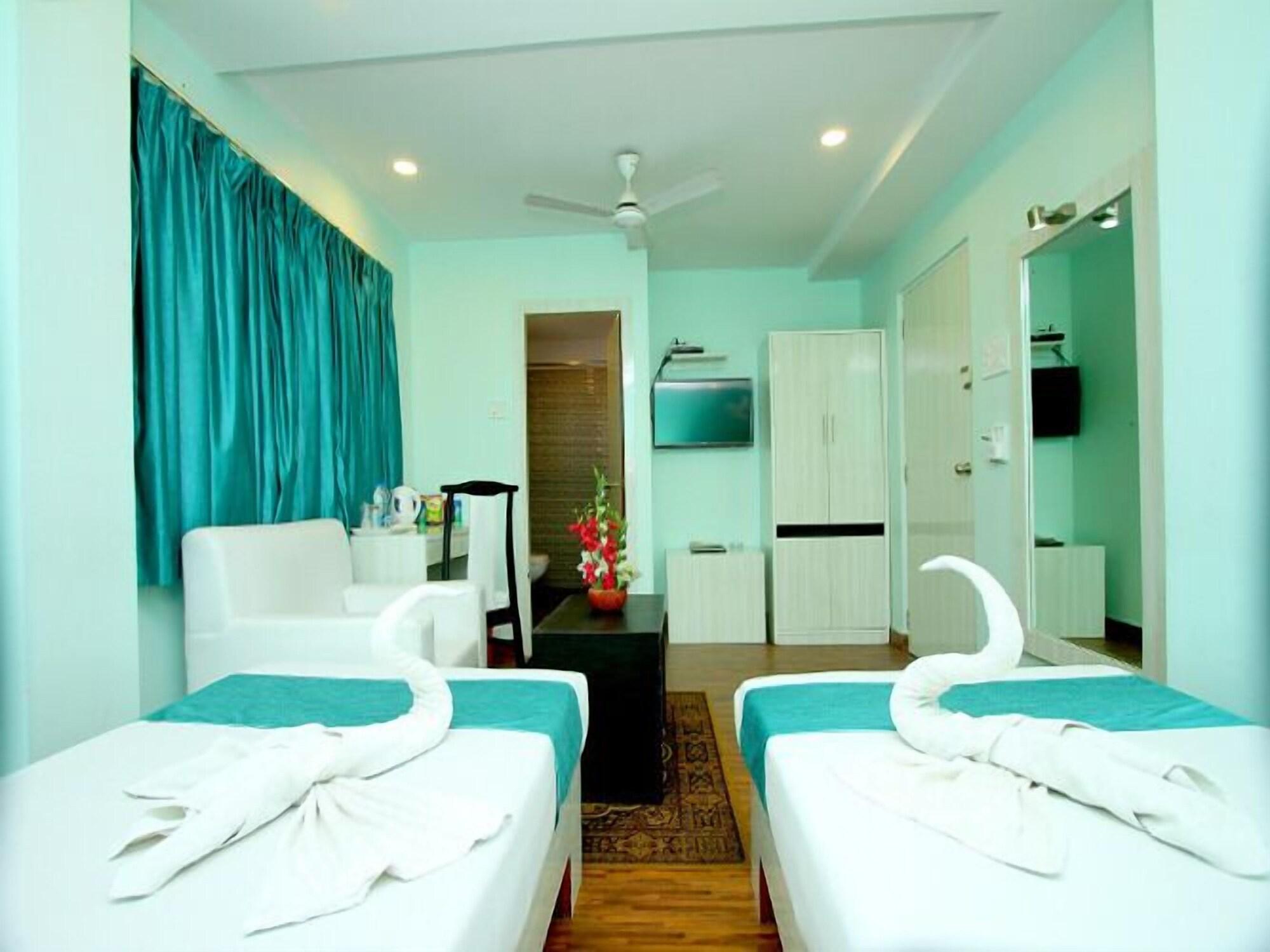 Hotel Crestwood Calcutta Exterior foto