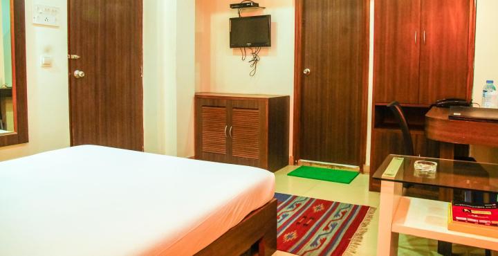 Hotel Crestwood Calcutta Exterior foto